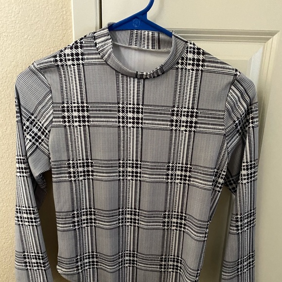 Turtleneck crop top with rolled up sleeves - Picture 2 of 12